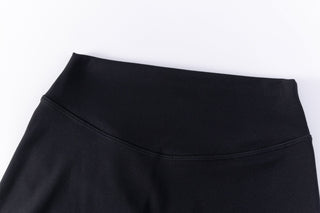 Silhouette Short - Black